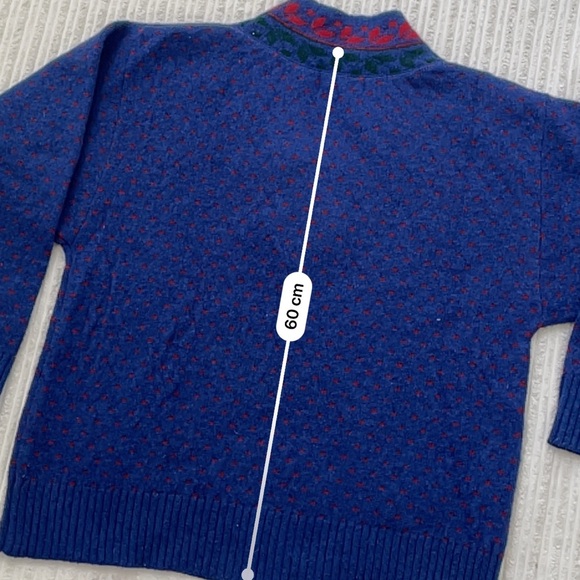 Vintage Avon Knit Pure Wool V-neck Knit Sweater | Size M - Picture 7 of 8